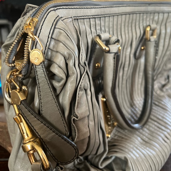 Gorgeous vintage bag to take on your travels, and lovely for every day! - Picture 3 of 7